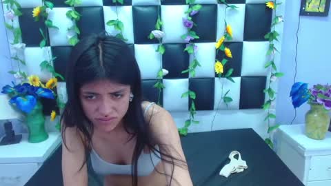 morganasmit_ online show from February 27, 2:00 pm