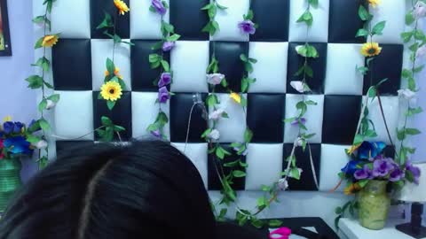 morganasmit_ online show from January 16, 1:25 pm