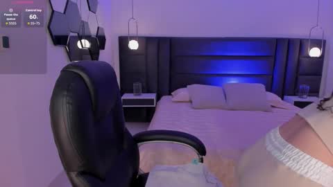 Morgan Hicks online show from November 14, 7:36 pm