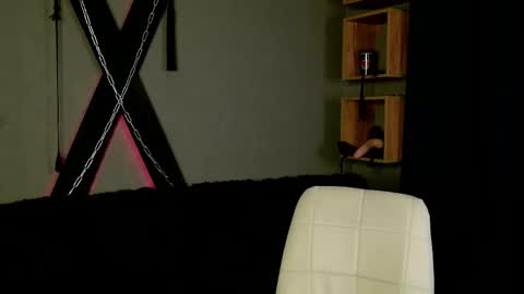 Snapshot of morgenstern__ chatting on October 19, 6:37 am morgenstern__ online show from October 19, 6:37 am