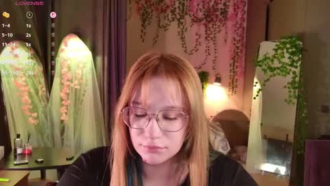 morvelyn online show from February 28, 9:14 pm