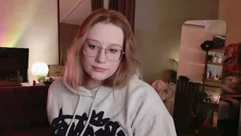 morvelyn online show from June 22, 5:43 pm