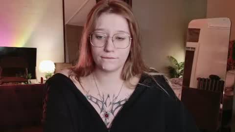 morvelyn online show from June 23, 7:23 pm