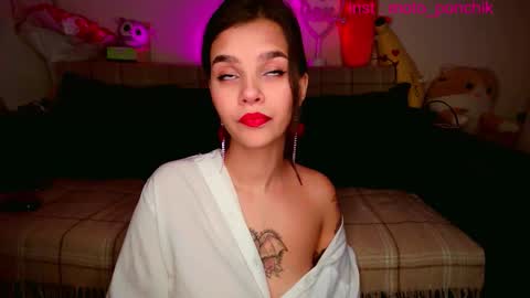 Snapshot of moto_ponchik chatting on October 15, 5:32 am Kris online show from October 15, 5:32 am