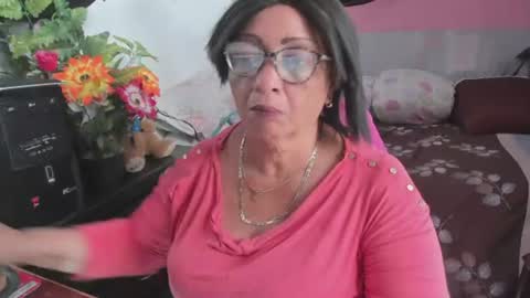 mrs_mommy online show from July 6, 8:00 pm