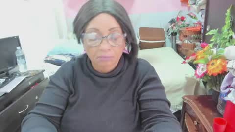 mrs_mommy online show from August 1, 7:49 pm