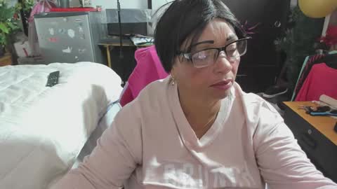 mrs_mommy online show from November 26, 6:31 pm