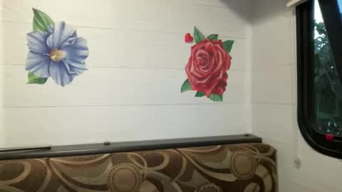 ms_cougarcrush online show from November 17, 10:43 pm