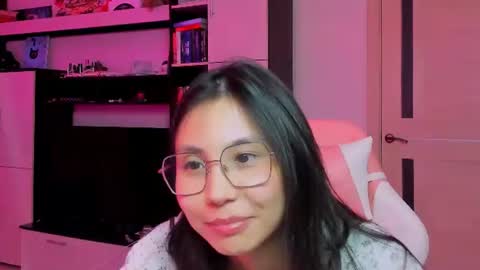 ms_emily_ online show from July 15, 6:45 pm