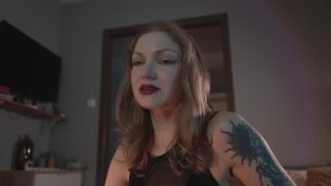 Snapshot of ms_lorelei chatting on February 1, 8:16 pm Lore online show from February 1, 8:16 pm