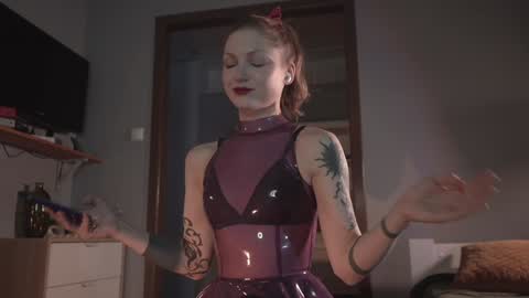Snapshot of ms_lorelei chatting on February 7, 7:59 pm Lore online show from February 7, 7:59 pm