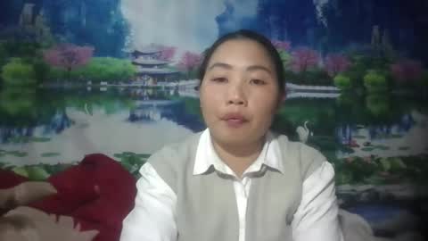 ms_pham online show from May 2, 12:19 pm