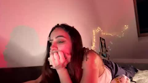 ms_sophiee online show from March 15, 8:55 pm