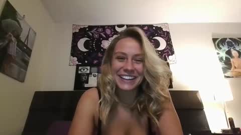 msmariesummers online show from December 24, 11:44 pm