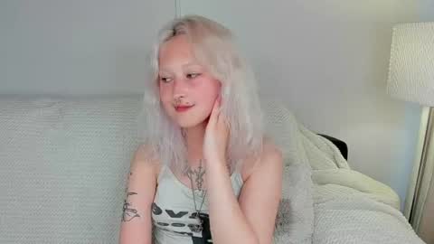 Mia online show from July 31, 8:26 am