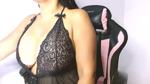 yuli online show from June 15, 9:31 am