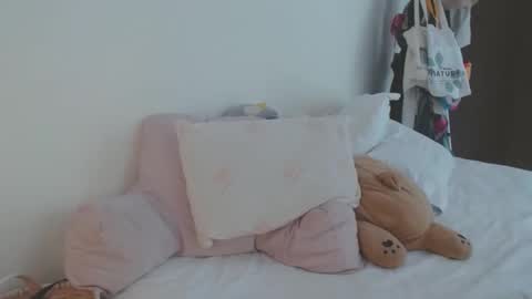   online show from November 3, 4:33 pm