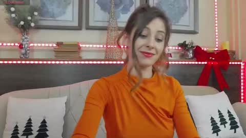 Luna  online show from December 15, 9:42 pm