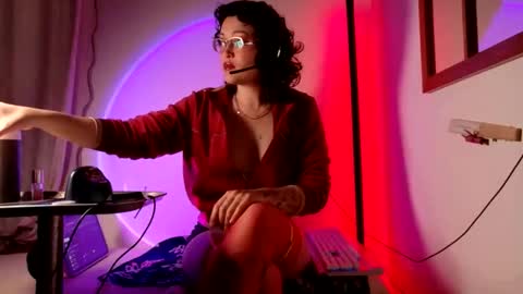 Mx. Anouk Divine online show from February 14, 1:18 am