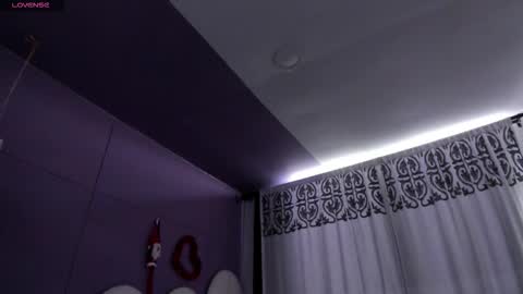 my_aleja_ online show from December 14, 1:39 pm