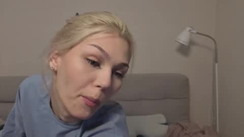 April online show from March 5, 8:15 pm