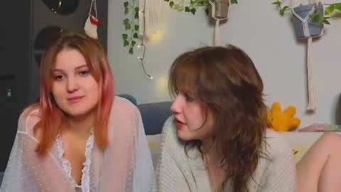 Snapshot of my_parisss chatting on December 27, 6:53 pm PARIS online show from December 27, 6:53 pm