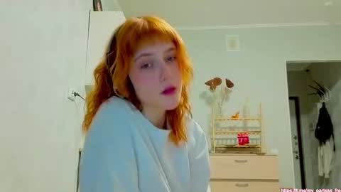  PARIS   online show from December 18, 1:05 pm