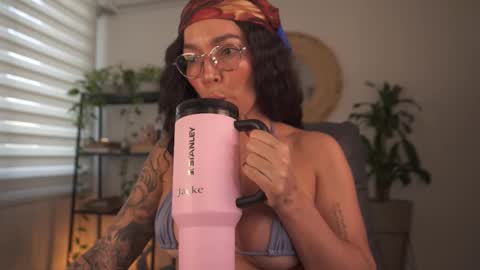 jacke BUNNY online show from January 9, 9:52 pm