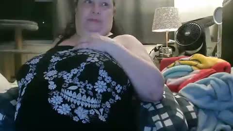 mysteriouswoman18 online show from November 2, 3:10 am