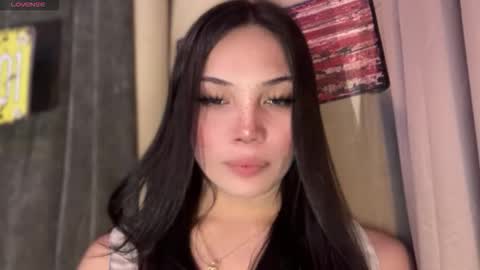 UR GIRL NEXTDOOR online show from March 4, 10:00 am