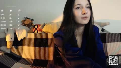 Mia online show from October 28, 5:08 pm