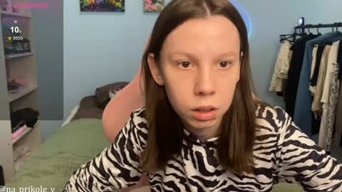 Vanessa and Julia  online show from February 4, 5:05 pm