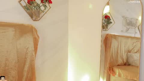 naamah_b online show from June 12, 2:47 pm