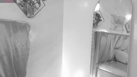 naamah_b online show from June 18, 2:44 pm