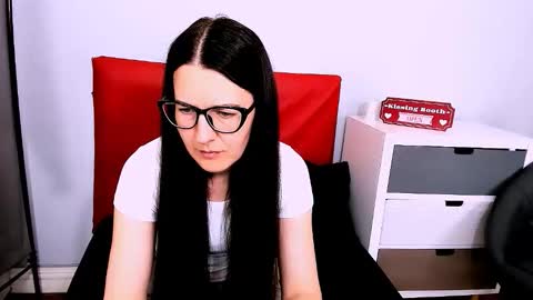 nadiatrue online show from June 6, 2:45 pm