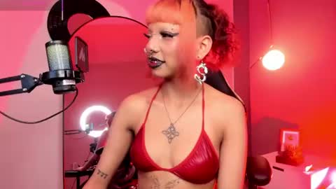naff_eratu online show from June 15, 8:31 pm