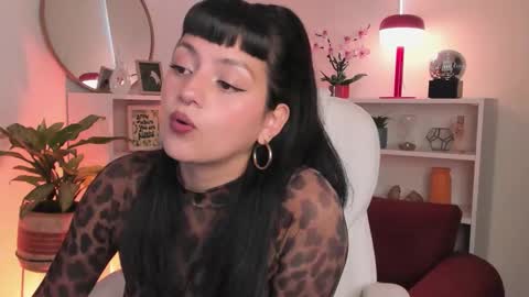 Nahia INDEPENDENT MODEL P online show from January 12, 6:13 pm