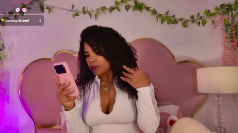 NahiaraReina  online show from June 7, 2:46 pm