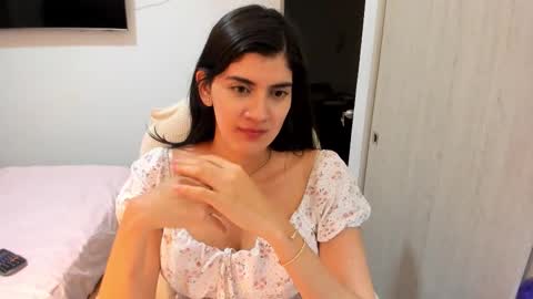 independent model online show from November 16, 3:41 am