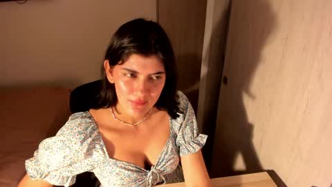 independent model online show from May 15, 2:49 am