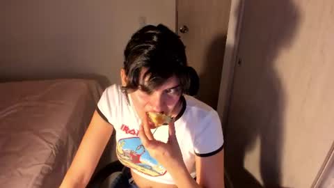 independent model online show from July 24, 2:09 am