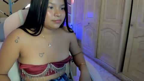nahomi_leem online show from August 5, 7:53 pm