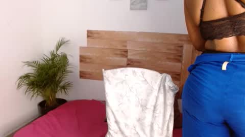 nahomy_gree online show from May 22, 2:20 am