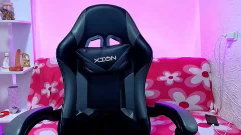 nahomy_rous777 online show from March 5, 2:13 pm