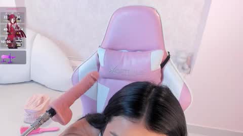 Nahomy Roberts online show from March 13, 12:39 pm