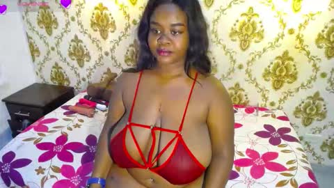 Snapshot of nahybig_boobs chatting on October 18, 10:00 pm Karatbby online show from October 18, 10:00 pm