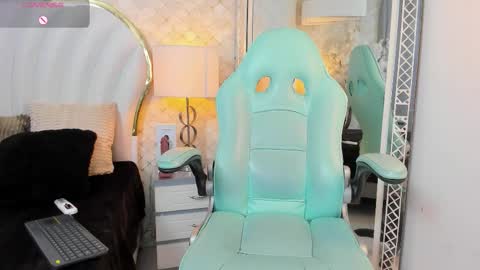 naiawhisper online show from February 14, 6:37 am