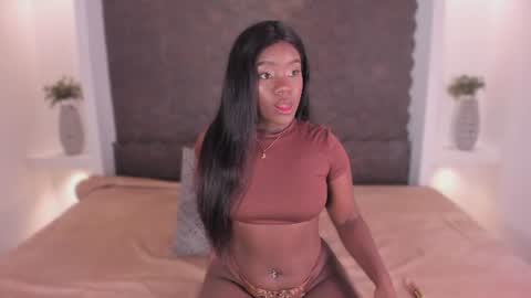 naina deivis33 online show from July 7, 3:42 am