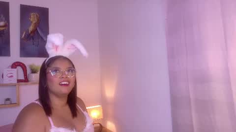 nairagold_ online show from July 17, 12:48 am