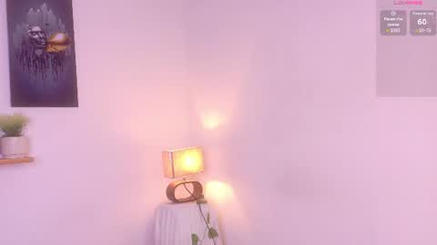 nairagold_ online show from June 29, 1:12 am
